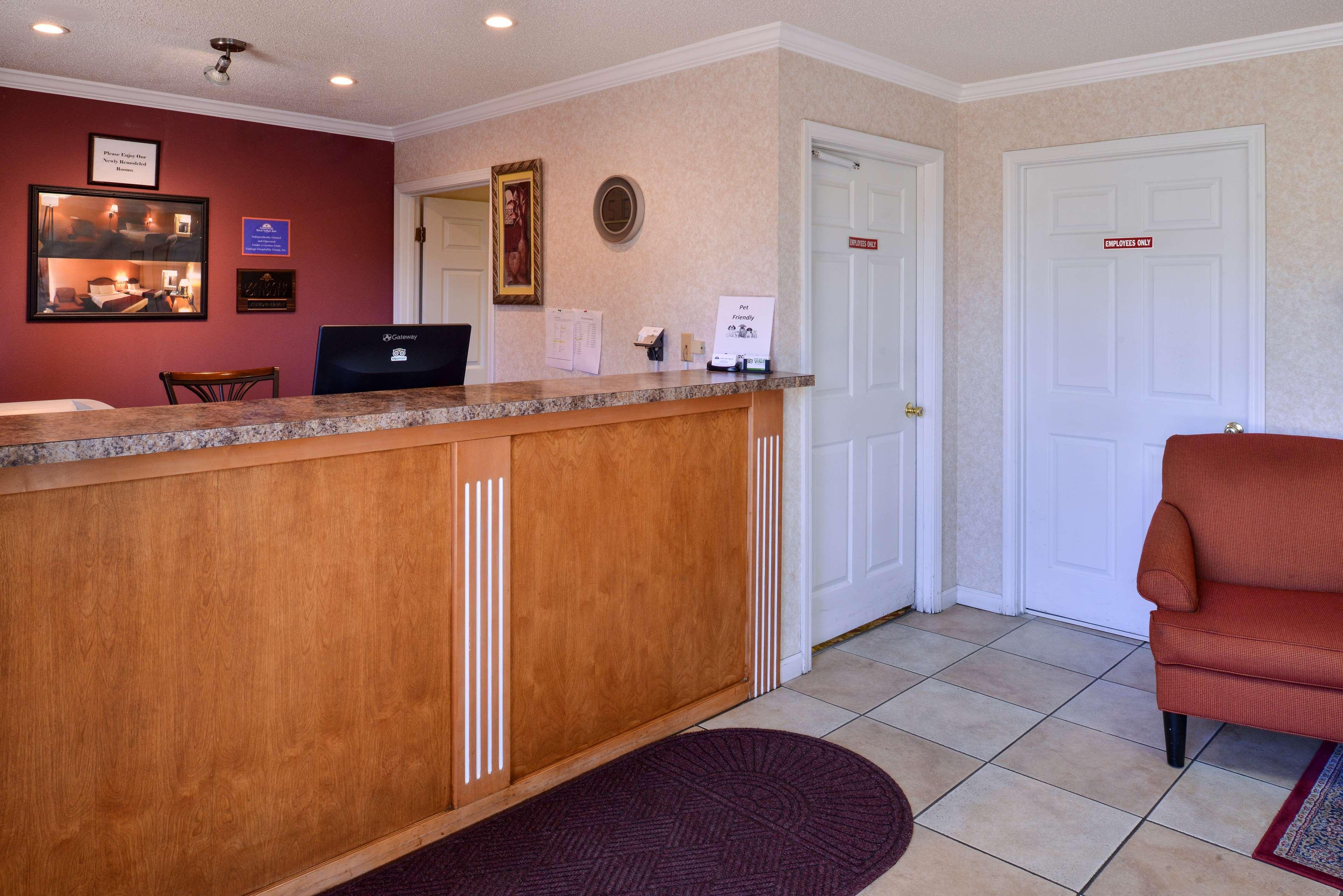 Americas Best Value Inn And Suites Blytheville Exterior photo