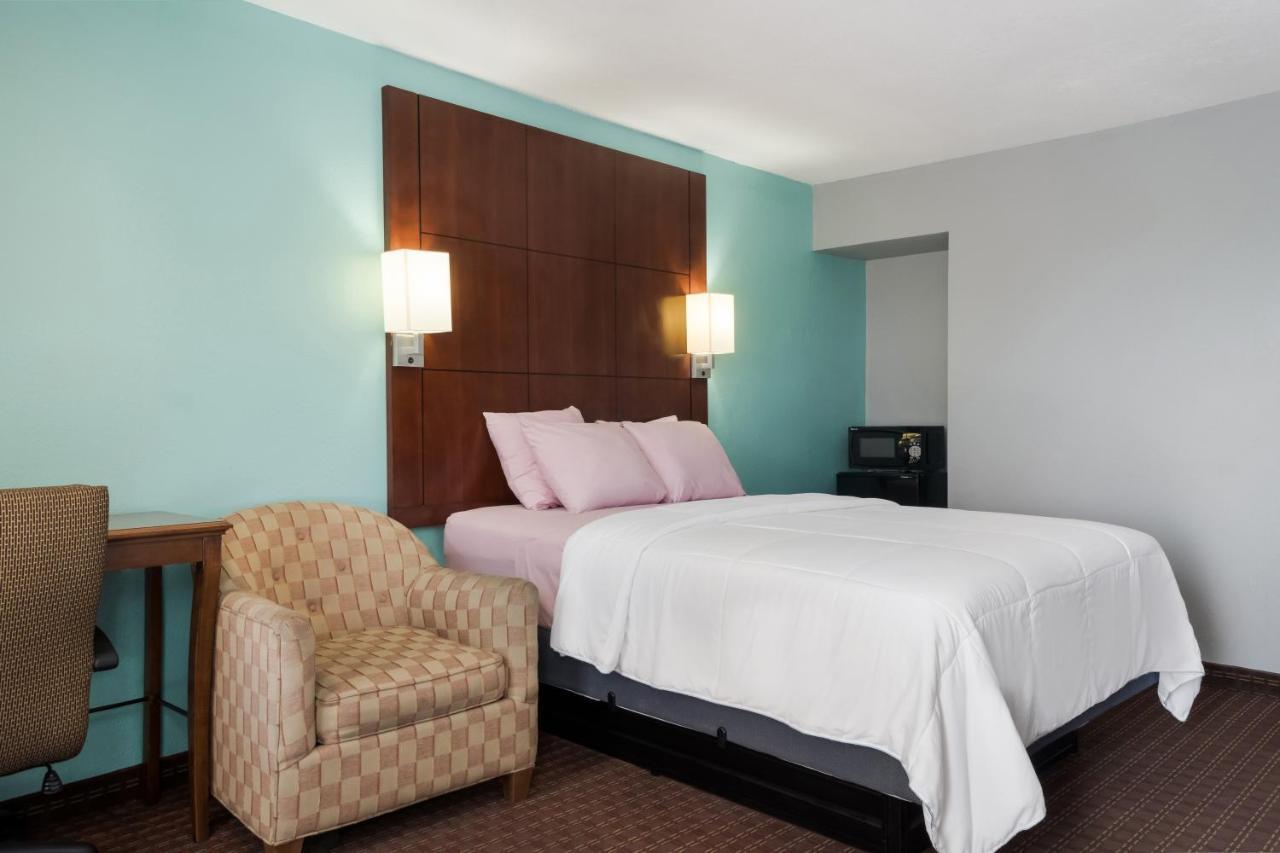 Americas Best Value Inn And Suites Blytheville Exterior photo